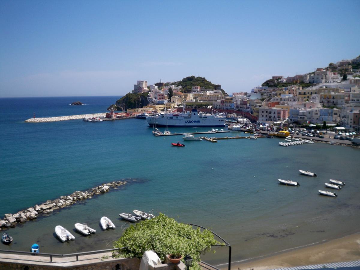 L'Isolana Case Vacanza Palma 1 Ponza Bagian luar foto